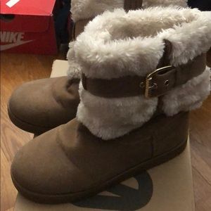 Guess winter boots